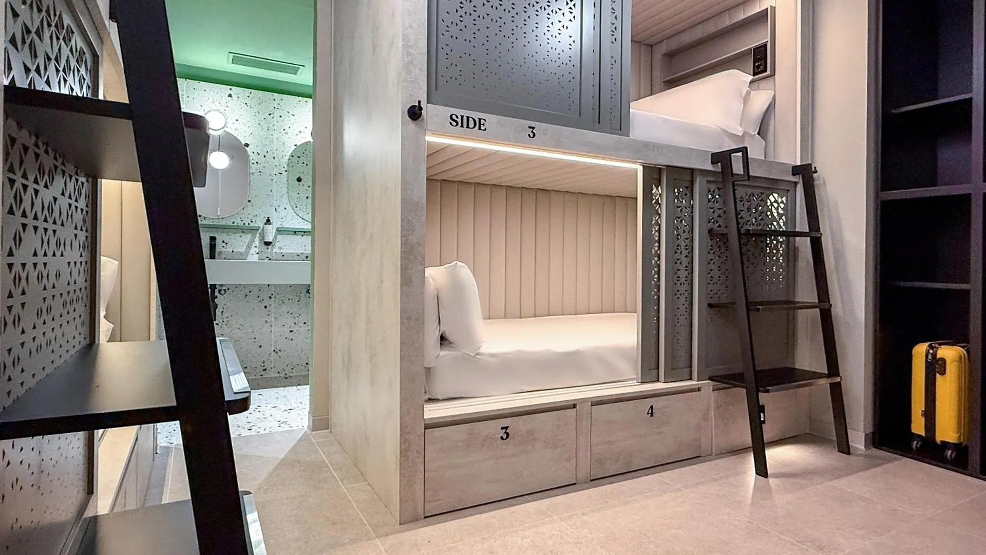 Coeo Hernan Ruiz Rooftop Pool Hostel Malaga