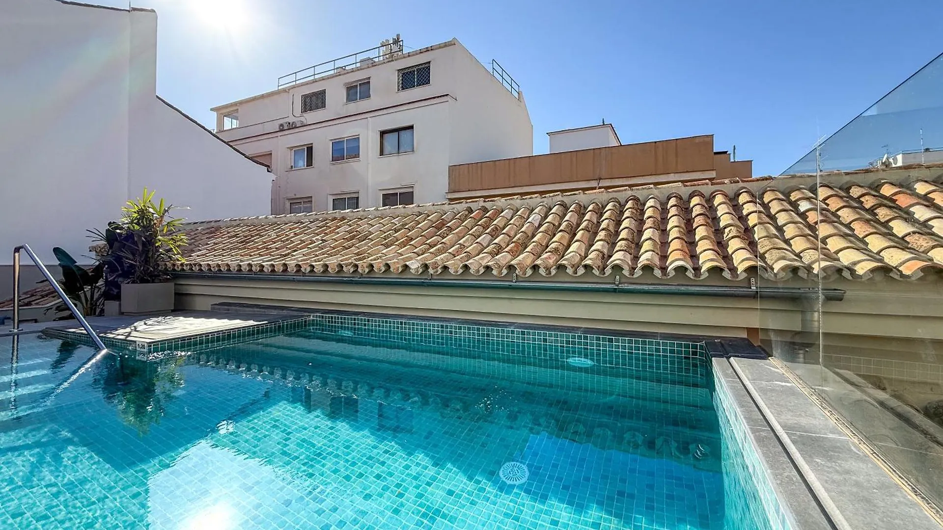 Coeo Hernan Ruiz Rooftop Pool Hostel Malaga Hiszpania