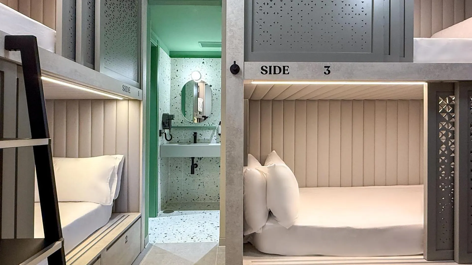 Coeo Hernan Ruiz Rooftop Pool Hostel Malaga