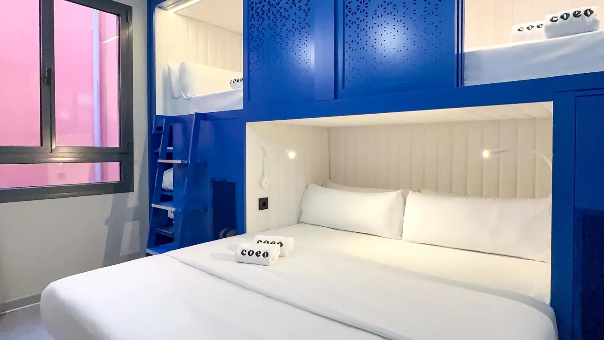 Coeo Hernan Ruiz Rooftop Pool Hostel Malaga