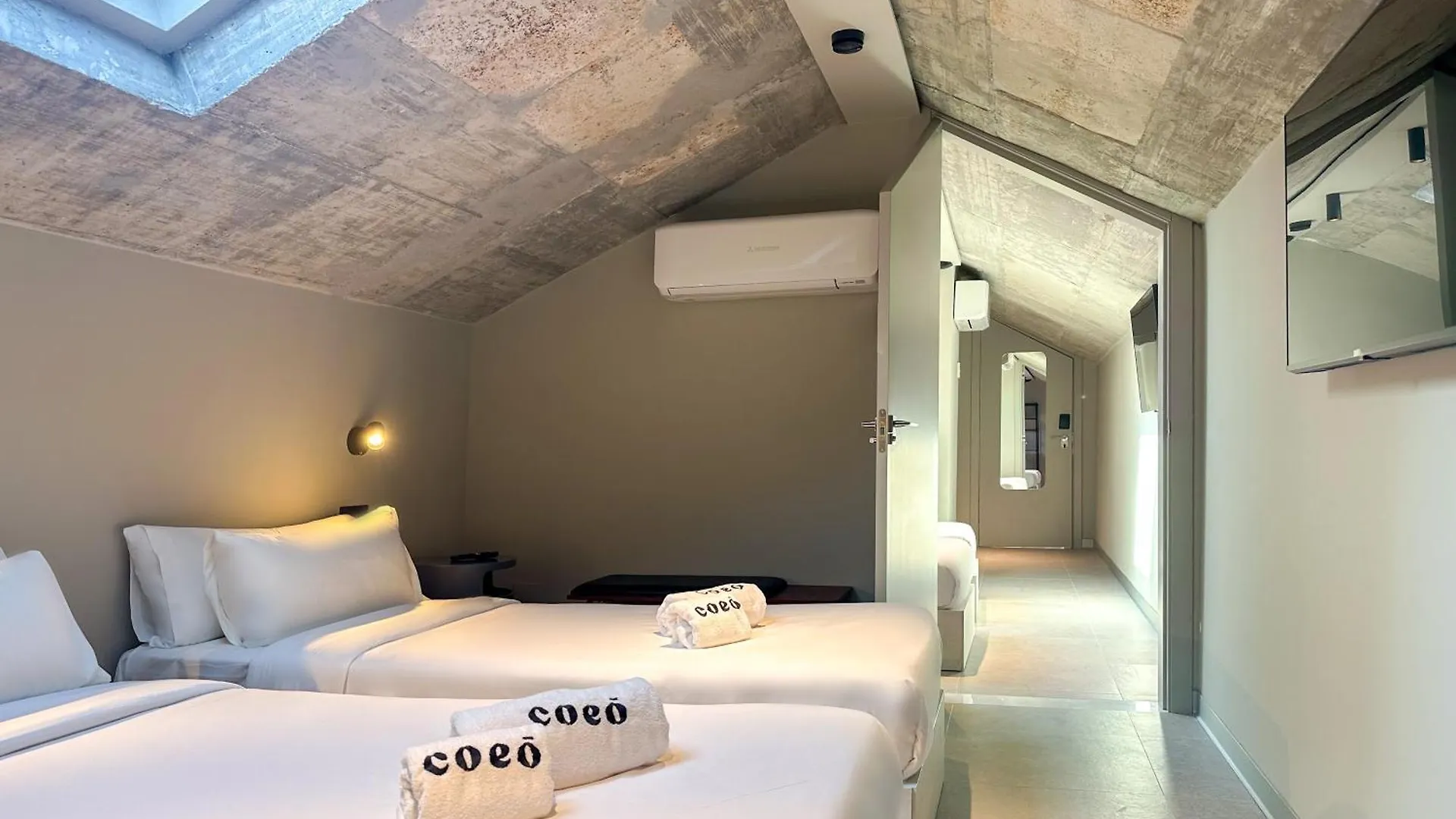 Coeo Hernan Ruiz Rooftop Pool Hostel Malaga